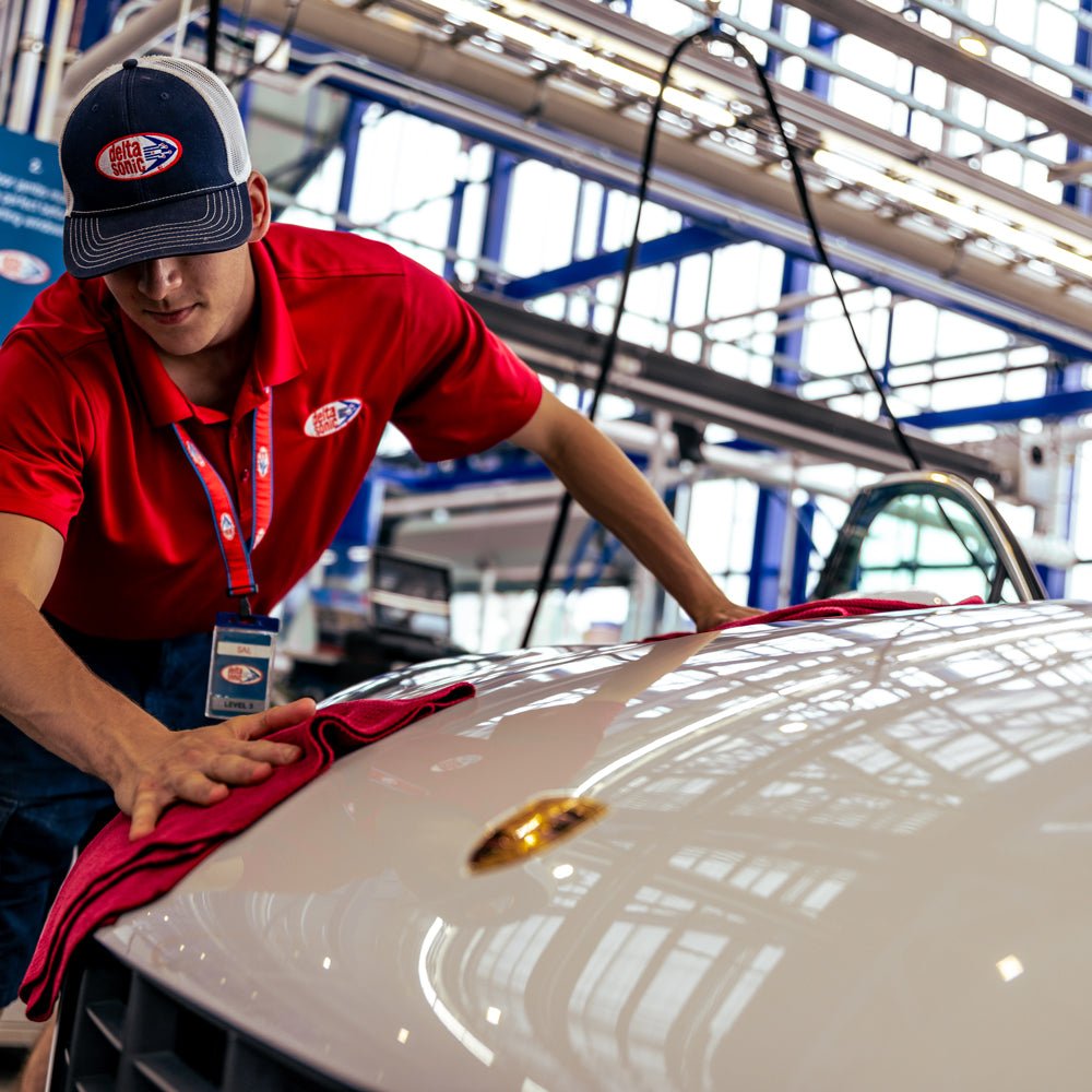 Delta Sonic employee performing Premier Detail